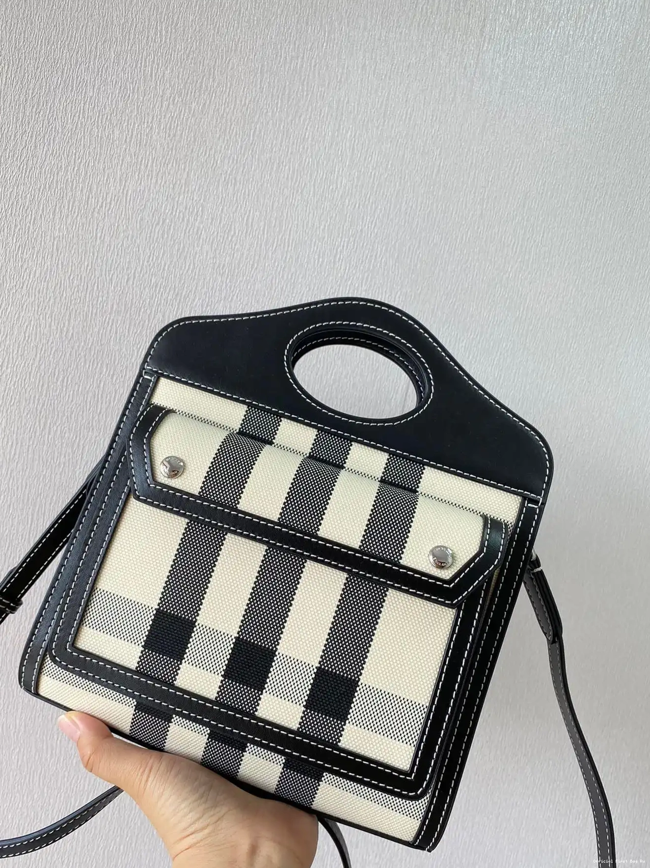 Official FirstBag Ru Pocket Bag BURBERRY 0604
